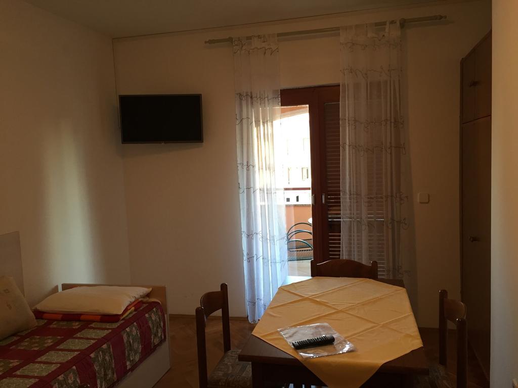 Apartments Zdjelar بوريتش الغرفة الصورة