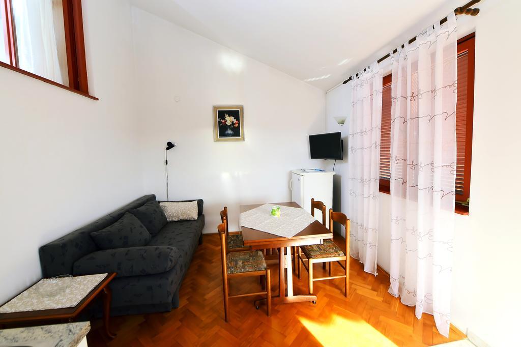 Apartments Zdjelar بوريتش المظهر الخارجي الصورة