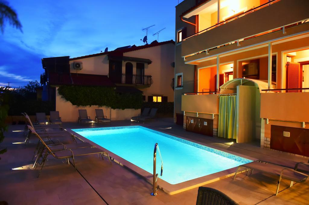 Apartments Zdjelar بوريتش المظهر الخارجي الصورة