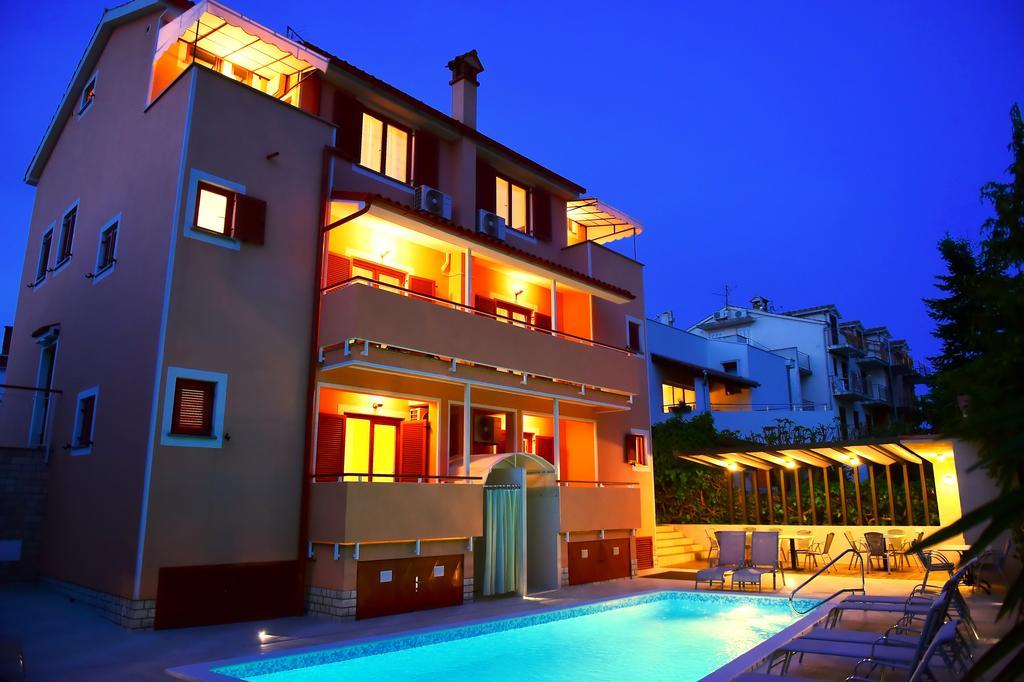 Apartments Zdjelar بوريتش المظهر الخارجي الصورة