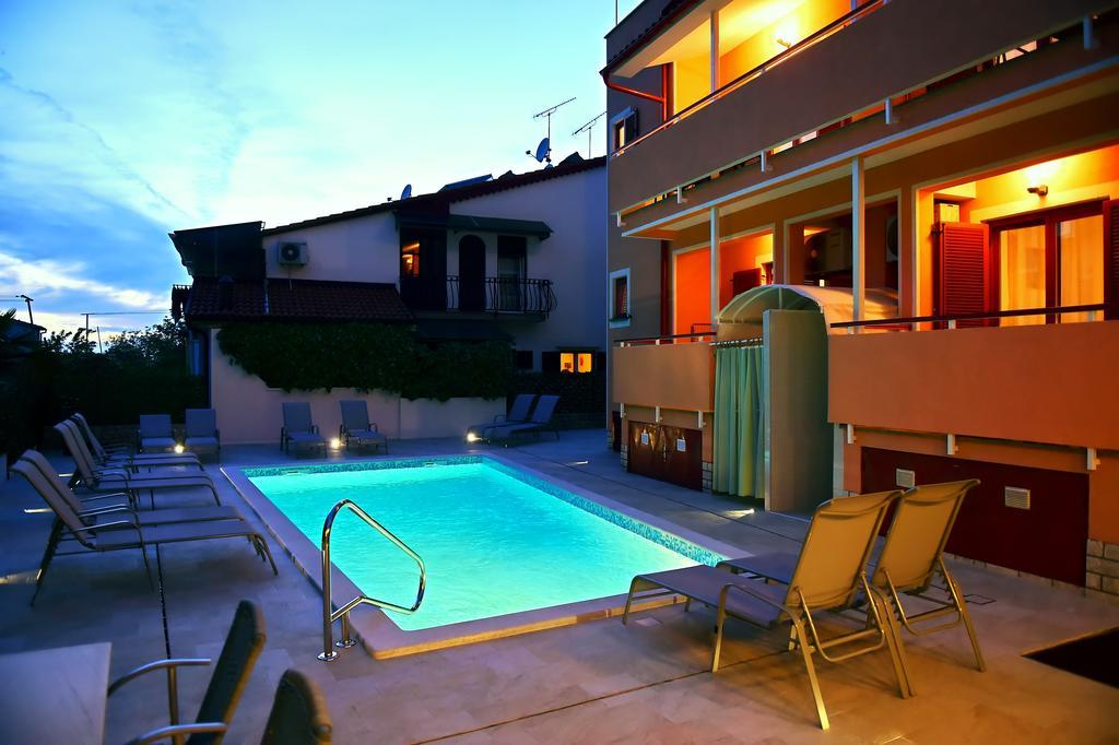 Apartments Zdjelar بوريتش المظهر الخارجي الصورة