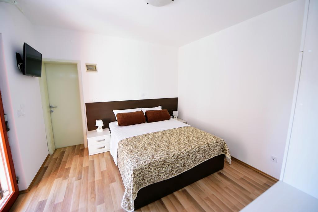Apartments Zdjelar بوريتش المظهر الخارجي الصورة