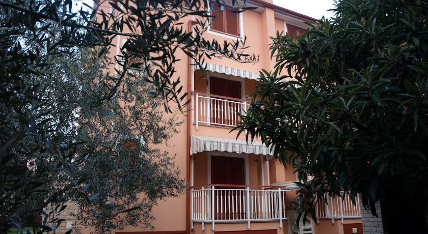 Apartments Zdjelar بوريتش المظهر الخارجي الصورة